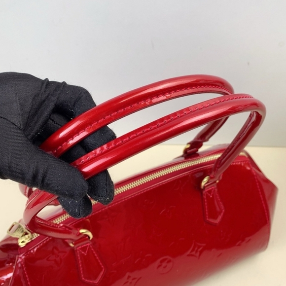 Beautiful Louis Vuitton Sherwood Vernis Monogram Shoulder Bag! - Picture 3 of 12